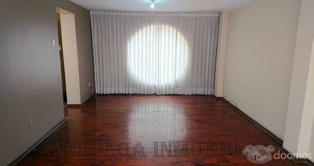 Surco Dpto 2 Dormit. 3er Piso. AT:82 m2 + Cochera Abierta. US$ 100,000.-