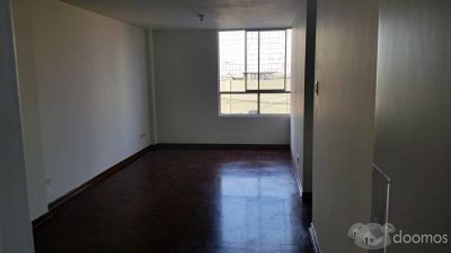 departamento a una cuadra del ovalo de Miraflores equina con Avenida Petit Thouars