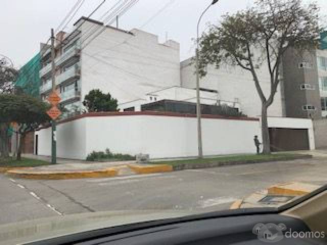 CLIENTE VENDE CASA EN SURCO CDRA. 6 DE LA AV. LA MERCED LIMITE CON MIRAFLORES