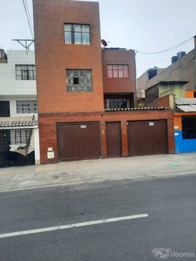 VENTA CASA EN PLENA AVENIDA MALECON CHECCA