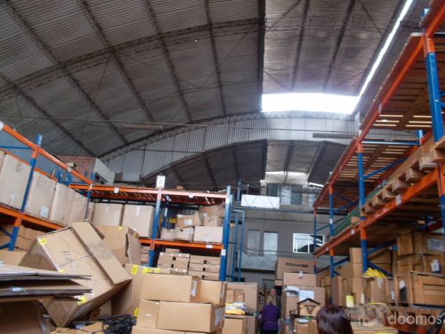 SE VENDE LOCAL INDUSTRIAL