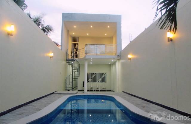 En venta casa con piscina