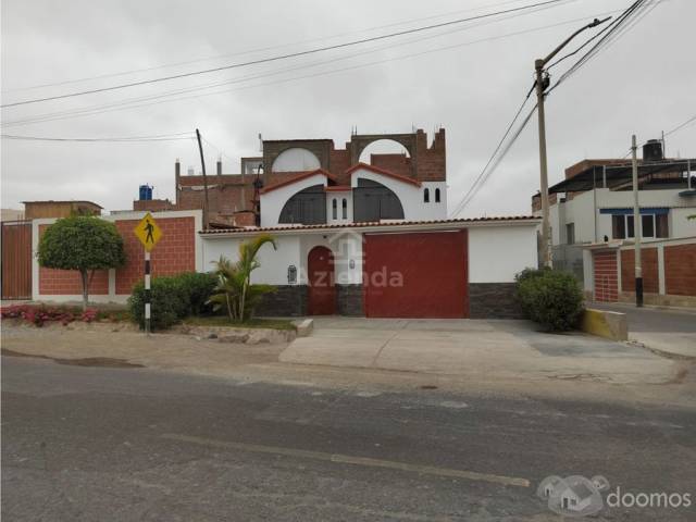 VENDO CASA EN ESQUINA CON DOBLE COCHERA PARA 5 AUTOS -TACNA