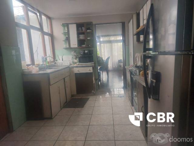 VENDO CASA EN SAN ISIDRO