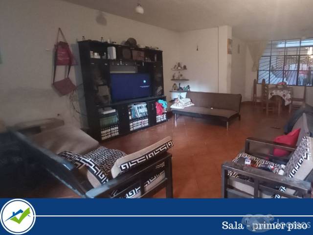 VENTA DE CASA EN CASTILLA, PIURA