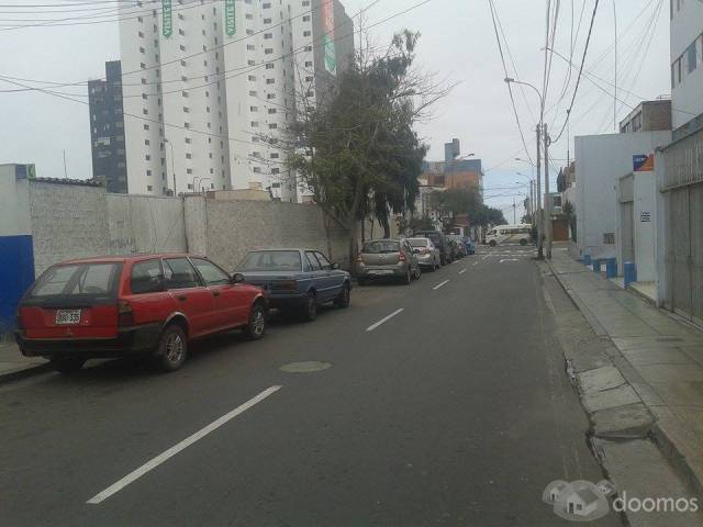 VENDO TERRENO EN MIRAFLORES