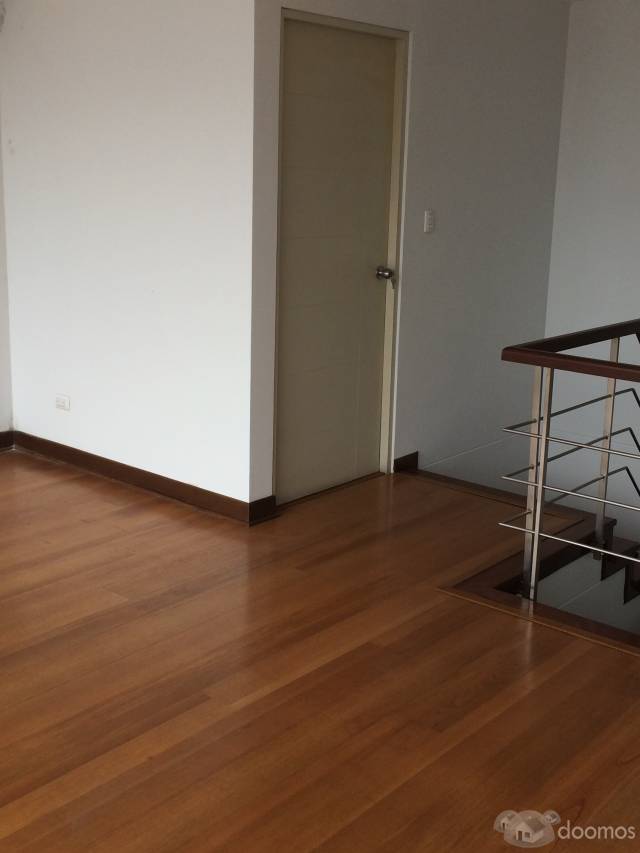 VENDO UBICADISIMO  AMPLIO Y MUY ILUMINADO DUPLEX PENTHOUSE EN SAN ISIDRO