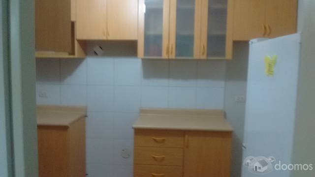 VENDO DEPARTAMENTO REMODELADO SIN AMOBLAR EN 4TO PISO, UBICADO EN CONDOMINIO CERRADO CON VIGILANCIA LAS 24 HORAS DEL DÍA.