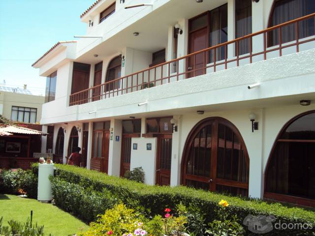 VENDO HERMOSA CASA EN YANAHUARA, EXCELENTE UBICACION.