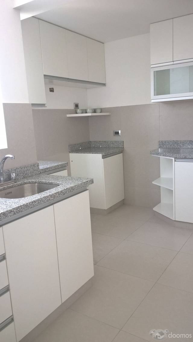 Alquilo Departamento de 130 m2 en Miraflores a 1250 dólares