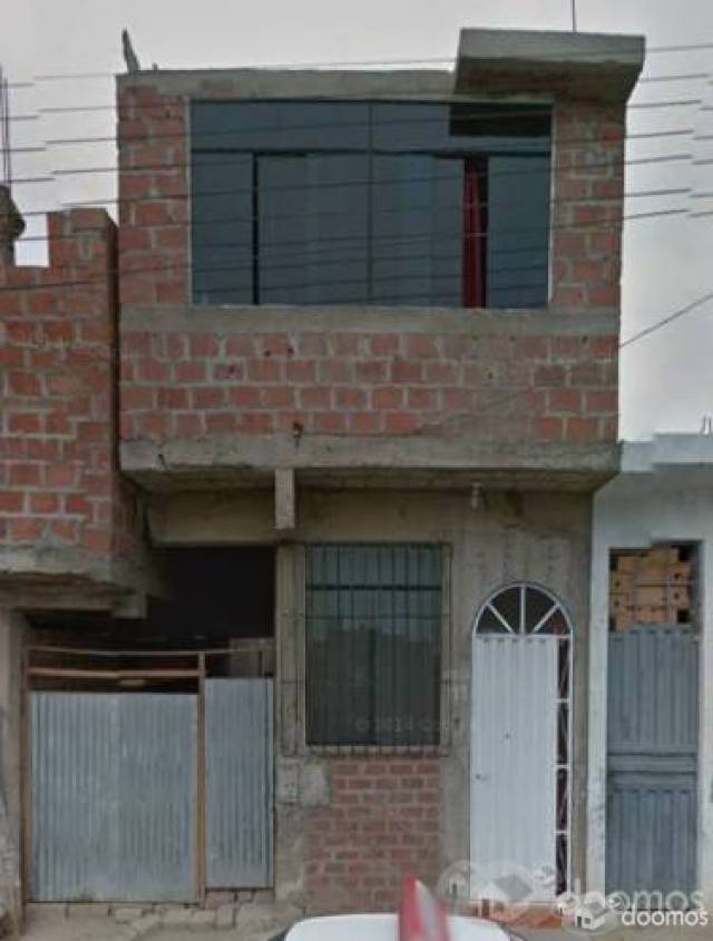 URGENTE!! VENDO CASA EN ZONA COMERCIAL DE TACNA !!!! ( AL LADO DEL MERCADILLO MAGOLLO)