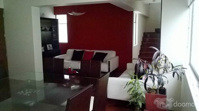 DUPLEX UBICADO EN EXCLUSIVA ZONA DE CHACARILLA