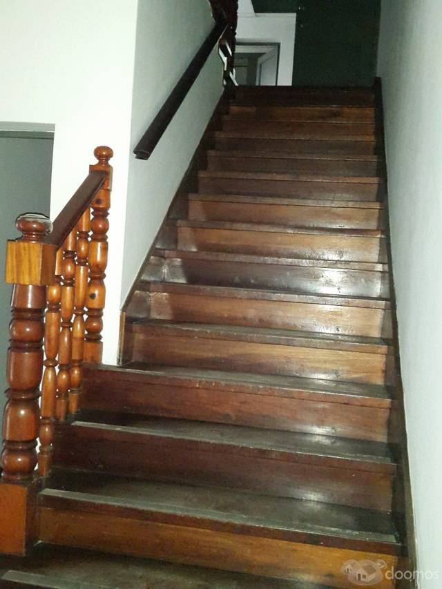 ALQUILO CASA EXCELENTE UBICACION 850 m2 SAN ISIDRO $ 13000, CON LICENCIA PARA CUALQUIER TIPO DE NEGOCIO