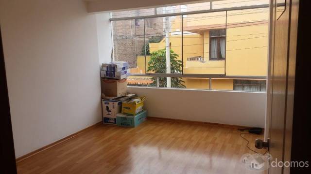 SE VENDE CASA DE 3 PISOS EN SAN MIGGUEL