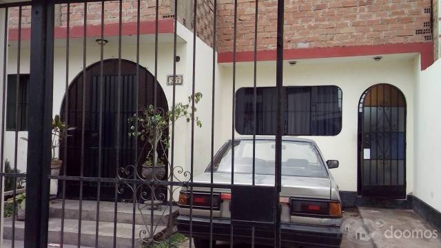 Venta Casa San Miguel Pando a 2 cuadras de Plaza San Miguel