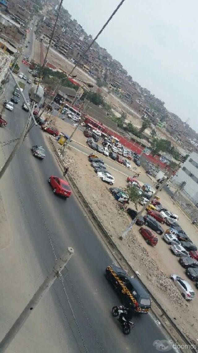 SE ALQUILA PROPIEDAD DE 2 PLANTAS, EXCELENTE UBICACIÒN EN AVENIDA CON PUERTA A LA CALLE, FRENTE A HOSPITAL, IDEAL PARA FARMACIAS, BOTICAS, CONSULTORIOS MÈDICOS.