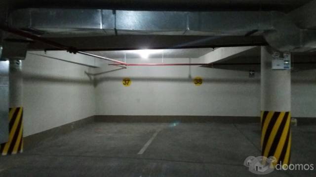 Alquilo 2 Estacionamientos $120c/u ubicados dentro de edificio