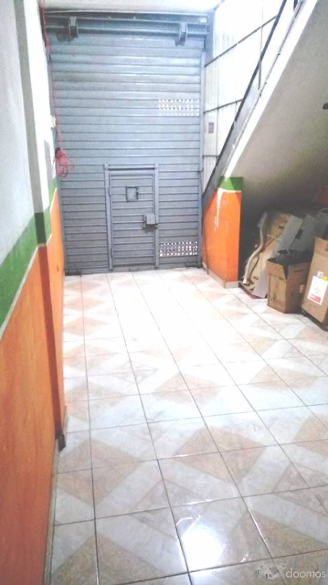 VENDO LOCAL COMERCIAL CON BUENA UBICACIÓN EN SJL