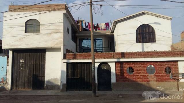 SE VENDE HERMOSA CASA DE 2 PISOS