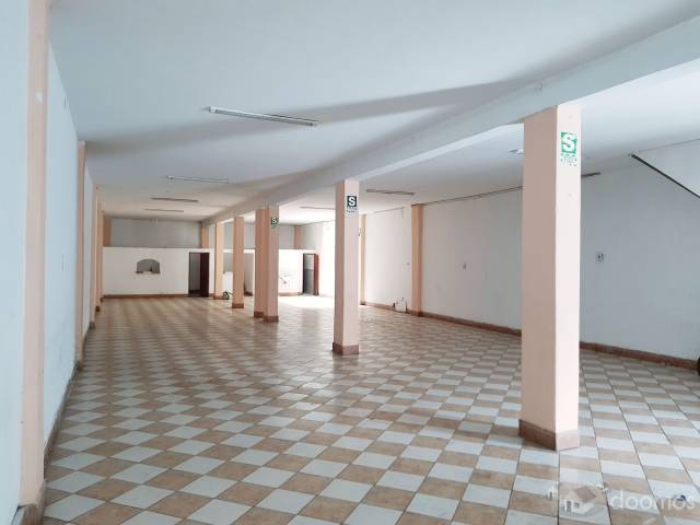 ALQUILO LOCAL COMERCIAL SAN LUIS 240m2