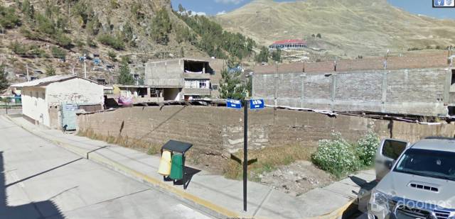 VENTA DE CASA EN HUANCAVELICA. AREA TOTAL 1000 m2