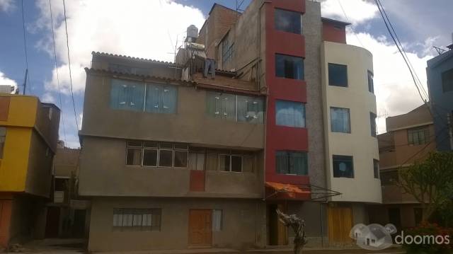 VENDO CASA DE 5 PISOS URB. RINCONADA (COSTADO DEL PARQUE DE LA MADRE)