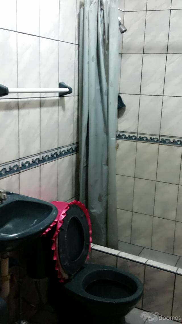 VENDO CASA EN AV. LOS ALAMOS