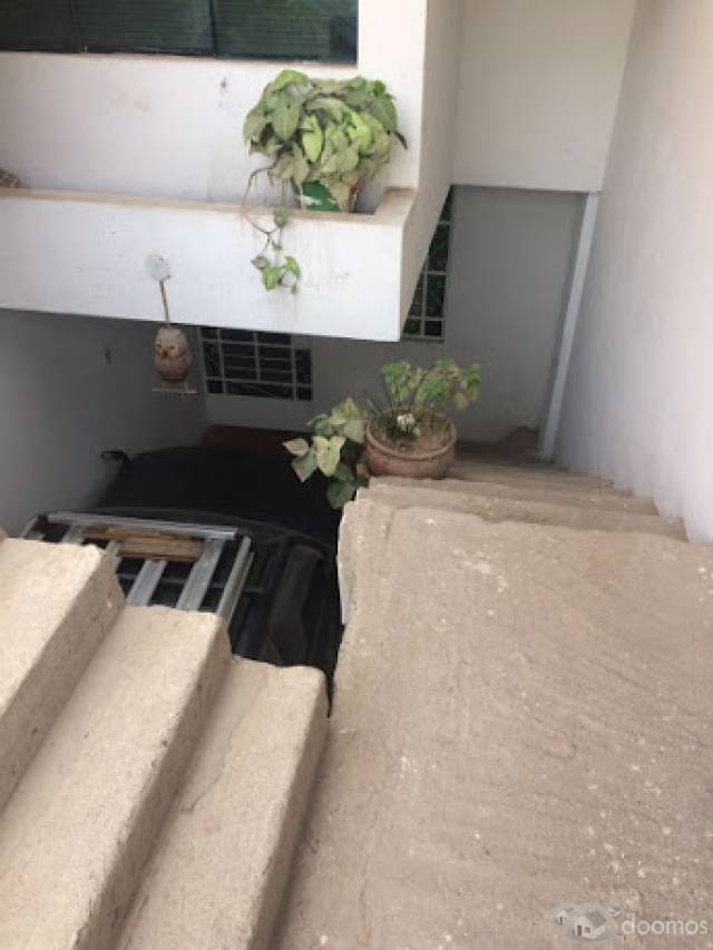 SE VENDE CASA DE 2 PISOS