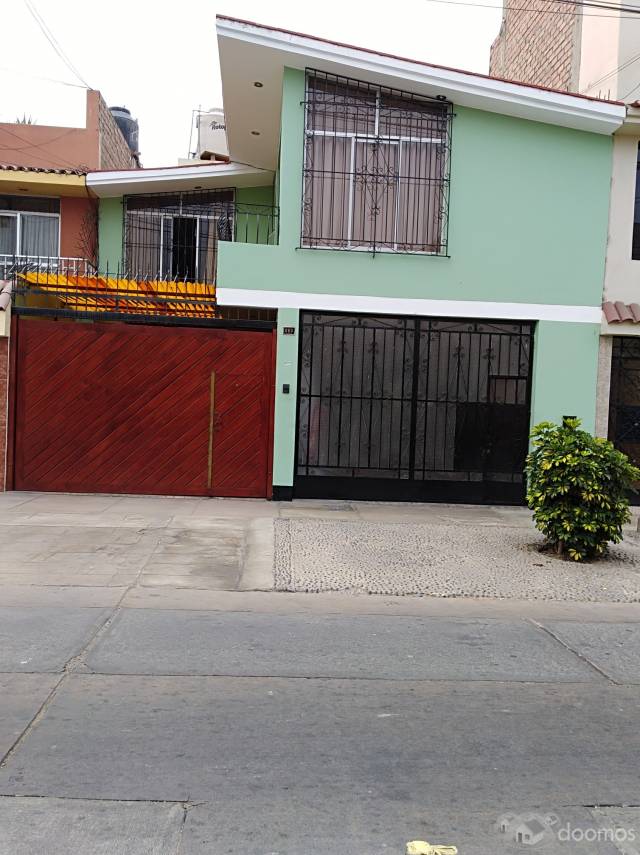 VENDO CASA 3 PLANTAS