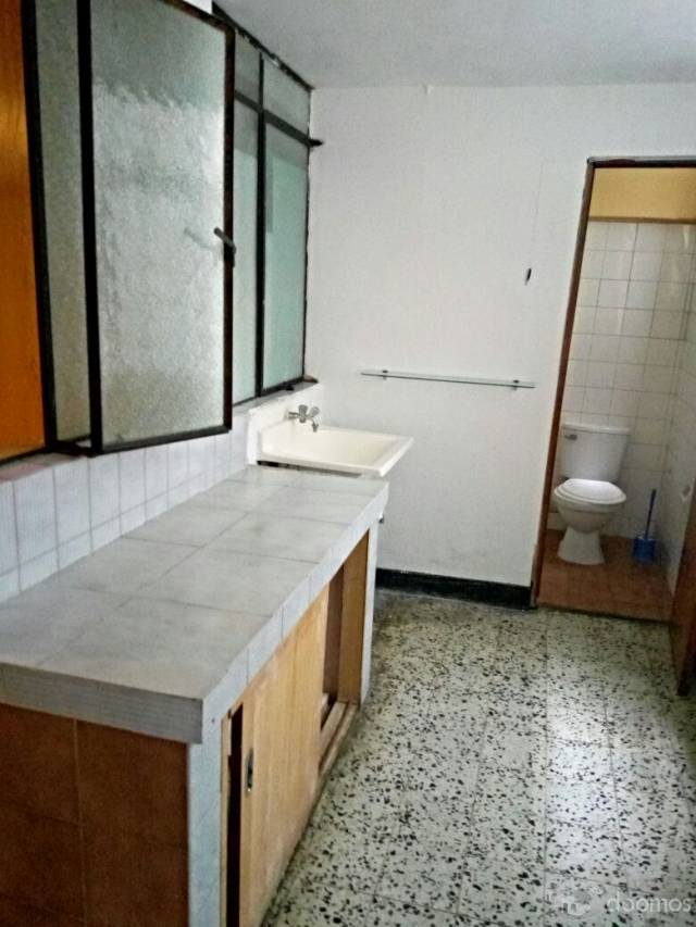 ALQUILO HABITACIÓN  INDEPENDIENTE CON COCINA Y BAÑO