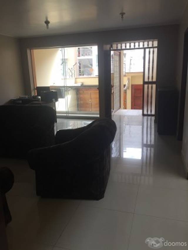 ALQUILO HABITACIONES SOLO CHICAS  EN HERMOSO DEPA-SURCO LIMITE CON CHORRILLOS  FRENTE REAL PLAZA 1ER PISO 120M2