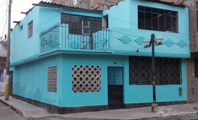 VENTA DE CASA EN EL AGUSTINO UBICADO EN  ESQUINA