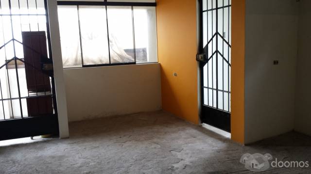 REMATO CASITA INTERIOR DE 170M2 CONSTRUIDO DOS DPTOS. EL PRIMER PISO EN CASCO HABITABLE Y EL SEGUNDO PISO ESTRENO EN VILLA MARIA DEL TRIUNFO