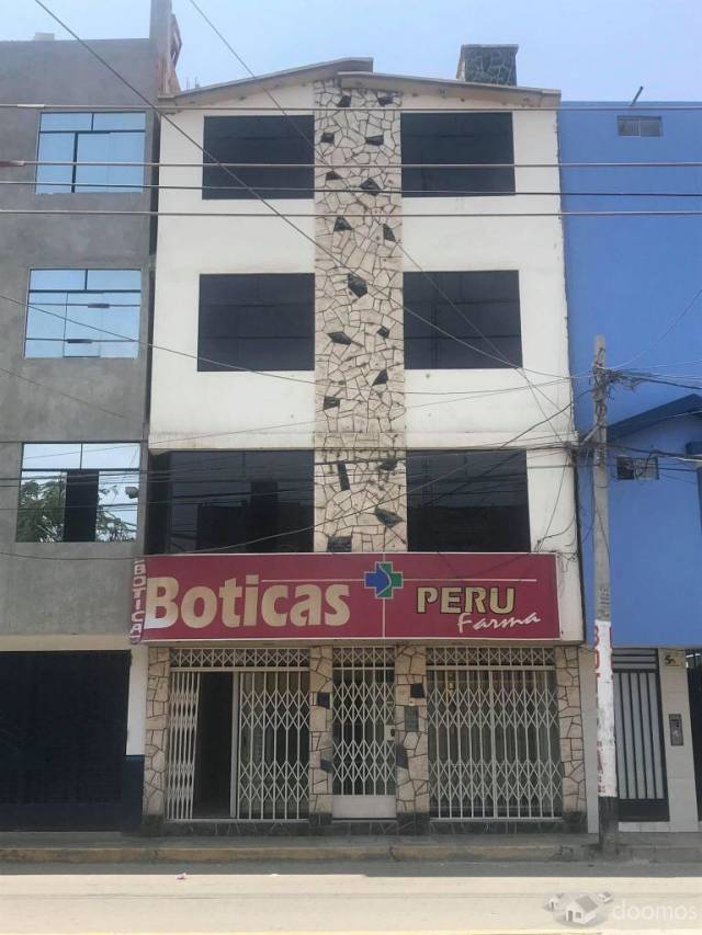 VENDO CASA DE 4 PISOS CON LOCAL COMERCIAL