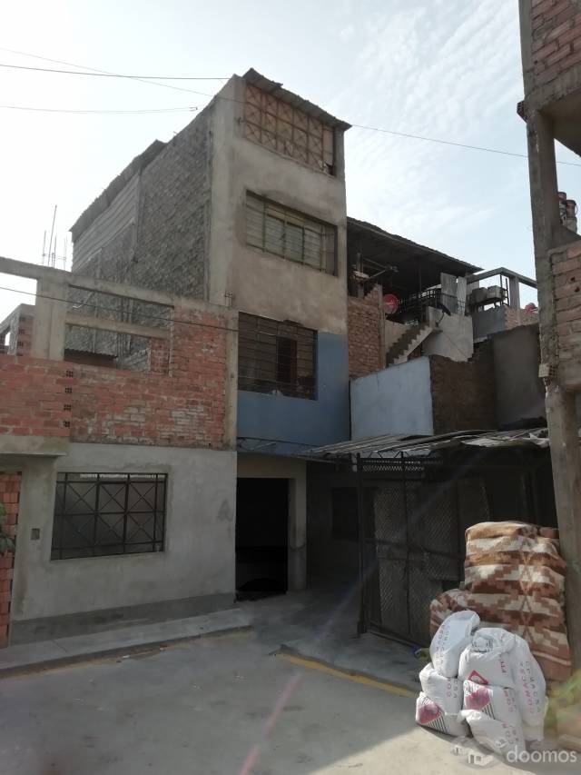 Se vende local comercial de 4 pisos 100m2