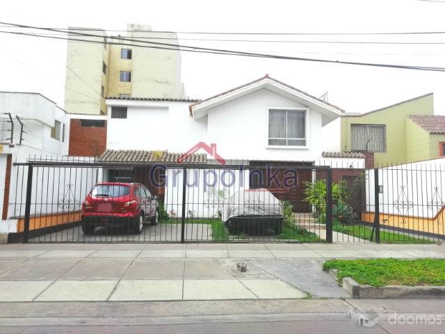 CASA MUY BIEN CONSERVADA EN SAN BORJA