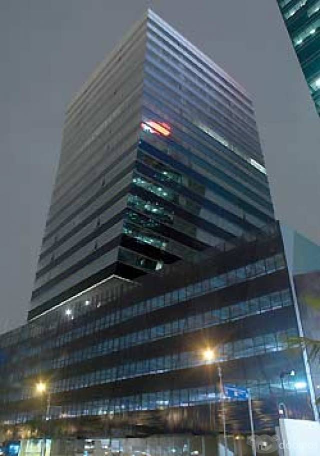 ALQUILER DE OFICINA DISPONIBLE EN CENTRO EMPRESARIAL SAN ISIDRO aT. 914.17 $ 16 M2 + IGV