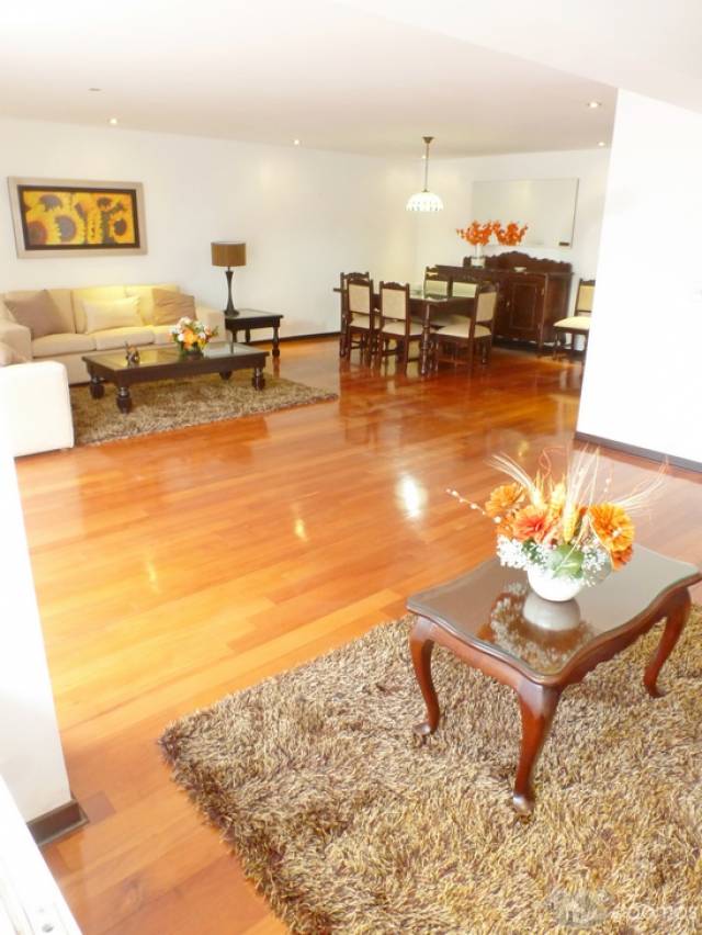 Venta La Aurora Miraflores Departamento Amoblado, 3 Dormitorios, Terraza - US $450,000