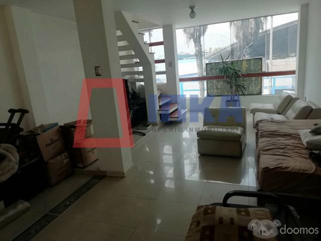 EXCELENTE TRIPLEX CON AIRES UBICADO EN LA MEJOR ZONA DE SAN JUAN DE MIRAFLORES