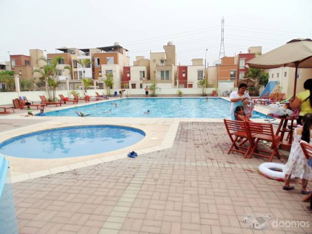 Venta de bella Casa en Villa CLub 1era etapa, Santa María, Carabayllo