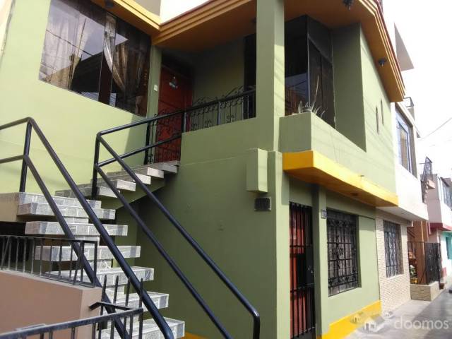 CASA EN VENTA  -  HUACHO