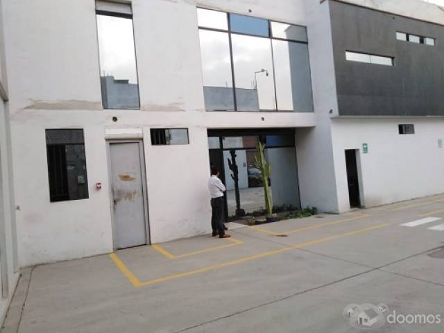 VENDO LOCAL INDUSTRIAL DE 1000 M2 EN URB. LOS SUYOS DE CARABAYLLO LIMA