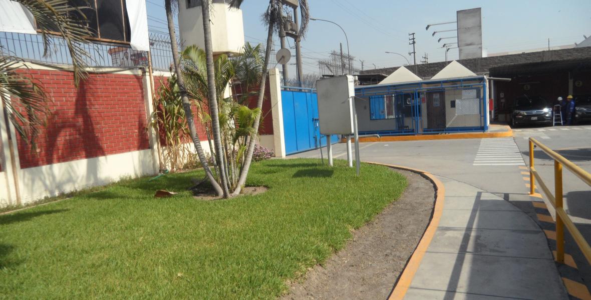 Terrenos Comerciales Venta AV. Alfredo Mendiola - LOS OLIVOS